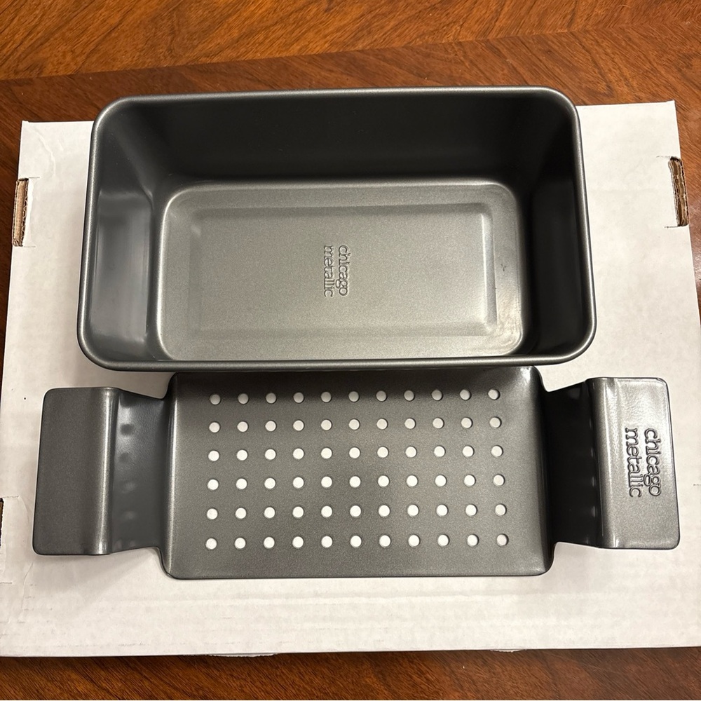 Chicago Metallic Loaf Pan Set - Meatloaf & more!  New